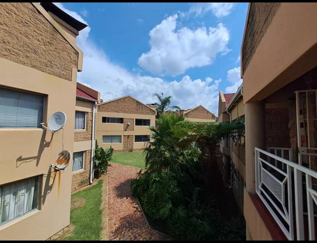 2 BEDROOM TOWNHOUSE FOR SALE IN DELVILLE